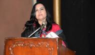 Ms Ayesha Masood Malik, Renowned Columnist & Poet giving her speech