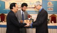 Sahibzada Sultan Ahmad Ali,Senator Raja Zafar-ul-Haq,Presenting Shield to Prof. Humayun Ehsan 